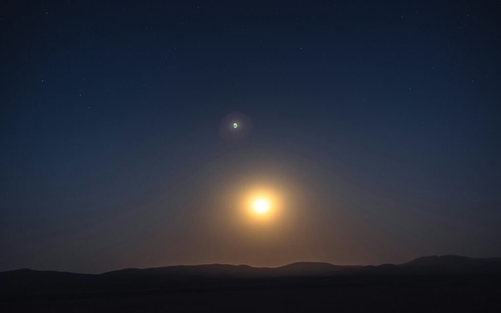 Vollmond über dem Berg
