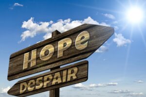 Hoffnung (hope) vs. Hoffnungslosigkeit (despair)